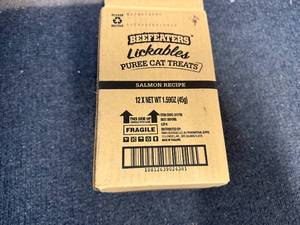 lot 179 image: 12 X 3Ct Puree Cat Treats