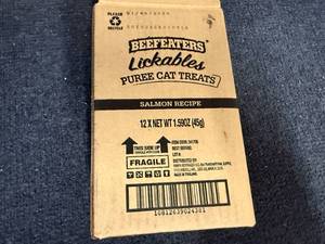 lot 181 image: 12 X 3Ct Puree Cat Treats