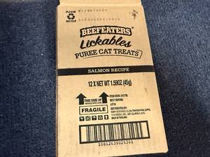 lot 182 image: 12 X 3Ct Puree Cat Treats