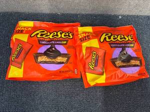 lot 185 image: 2 Bags Of ReeseS Chocolate Lava Cups