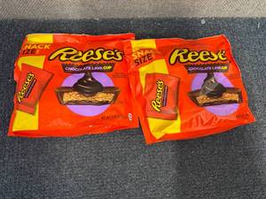lot 186 image: 2 Bags Of ReeseS Chocolate Lava Cups