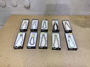 lot 446 image: LOT OF 10 Phone Crossbody & Wristlets Universally Fits Any Phone Case