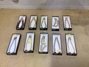 lot 447 image: LOT OF 10 Phone Crossbody & Wristlets Universally Fits Any Phone Case