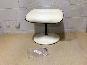 lot 459 image: Creme Ottoman