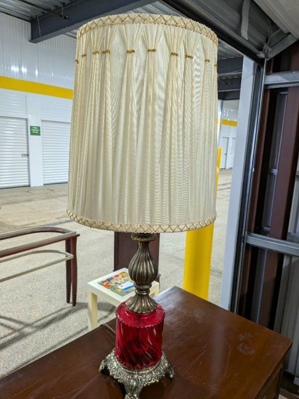 lot 4 image: Tall Vintage Ruby Red Glass Table Lamp Ornate Metal Base Pleated Shade