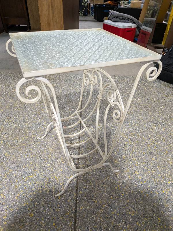 lot 17 image: Vintage White Wrought Iron Side Table Magazine Rack w Textured Glass Top