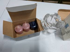 lot 46 image: Partylite Clear Glass Votive Candle Holder & Votive Candles