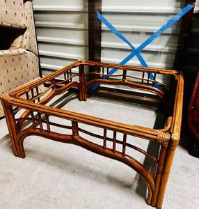 lot 67 image: Square Woven RattanWicker Coffee Table with Glass Top