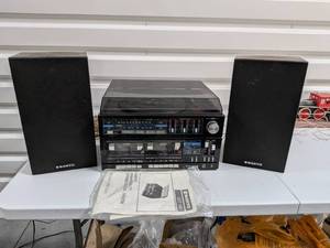 lot 100 image: Vintage Sanyo GXT 140 High-Fidelity Stereo System w Turntable, Dual Cassette & Speakers