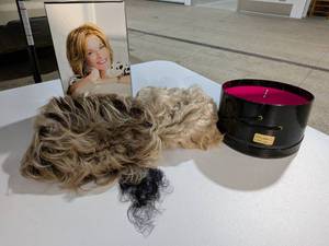 lot 113 image: 2-Wig Boutique Lot Vintage Adolfo Jeanine & Toni Brattin Anytime
