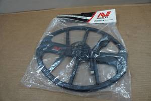 lot 6 image: Minelab EQX 15 Double D Smart Coil Metal Detector