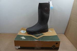 lot 9 image: Muck Boots Mens Arctic Ice Grip AT Tall Boots - Size 15