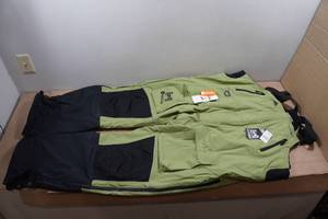lot 16 image: Clam Ice Armor Defender Bibs with Motion Float - 3XL