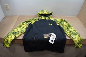 lot 22 image: Blackfish Gale Pullover Jacket - Medium