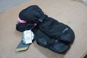 lot 25 image: Clam Ice Armor Womens Extreme Mitts - 2XL
