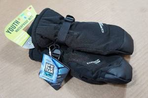 lot 31 image: Clam Ice Armor Youth Waterproof Mitts - Large
