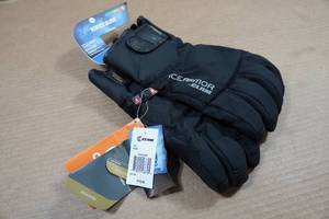 lot 32 image: Clam Ice Armor Vertex Gloves - 2XL