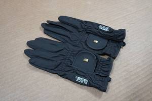 lot 62 image: Roeckl Grip Riding Gloves - Size 6.5