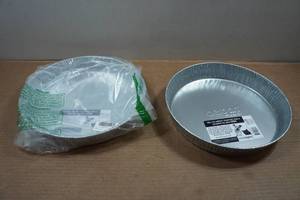 lot 65 image: 2 Bergan 3 Quart Galvanized Pet Bowls