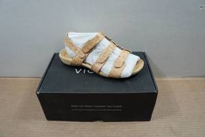 lot 72 image: Vionic Amber Womens Orthotic Sandals - Size 9