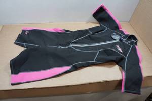 lot 73 image: Cressi Lido Womens 2mm Wetsuit - XL5, Pink