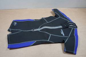 lot 74 image: Cressi Lido Womens 2mm Wetsuit - XS1, Purple