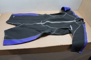 lot 77 image: Cressi Lido Womens 2mm Wetsuit - XXL6