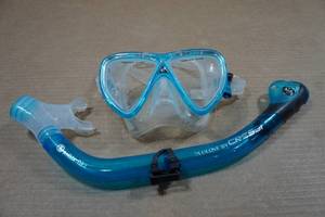 lot 87 image: Cressi Snorkel Set
