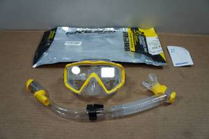 lot 90 image: Cressi Pano 3 Snorkel Set
