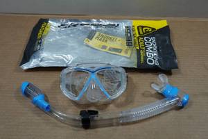 lot 91 image: Cressi Pano 4 Snorkel Set