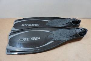 lot 94 image: Cressi Reaction Pro Snorkel Fins -Size 89, 4243