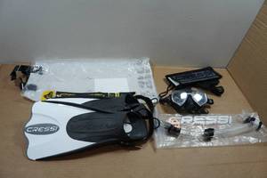 lot 95 image: Cressi Adult Rondine Palau Fin Snorkel Set - Fin Size LXL