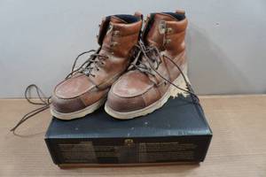 lot 102 image: Irish Setter Wingshooter XD Mens 6 Work Boots Style 83667 - Size 11