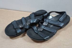 lot 110 image: Vionic Amber Womens Orthotic Sandals - Size 8