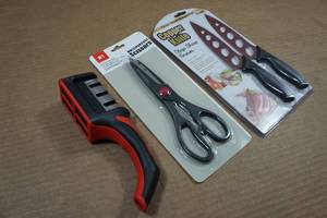 lot 122 image: Copper Knife Set, Sharpener and Scissors