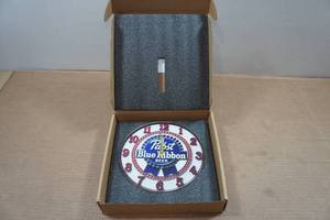 lot 126 image: Pabst Beer Retro Style Bar Clock