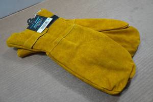 lot 136 image: Hand Armor Boa Lined Snowmobile Mittens - XL
