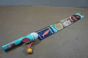 lot 152 image: Shakespeare Disney Moana Kids Fishing Rod
