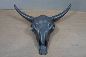 lot 157 image: Resin Texas Longhorn Bull Skull Wall Dcor