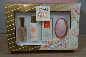 lot 164 image: Jovan White Musk for Women Gift Set
