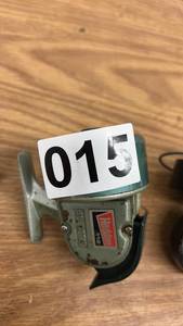 lot 15 image: Set of 4 Vintage Fishing Reels Including Heddon and Omega 144XL