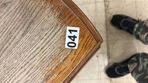 lot 41 image: Set of 3 Vintage Wood Drop Leaf Side Tables with Queen Anne Legs