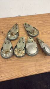 lot 90 image: Set of 5 Heavy Duty Swivel Industrial Caster Wheels