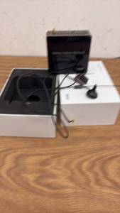 lot 96 image: Heltec Indoor Hotspot Model IF-M280B with Antenna and Box