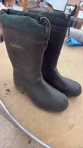 lot 108 image: Cabelas Rubber Insulated Outdoor Boots