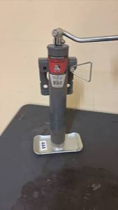 lot 444 image: Bulldog Trailer Jack Side Wind with Mounting Bracket