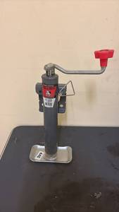 lot 446 image: Bulldog Trailer Jack with Crank Handle