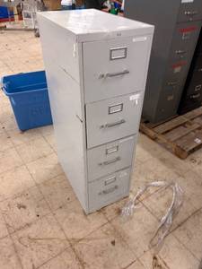 lot -6 image: 4 drawer file cabinet