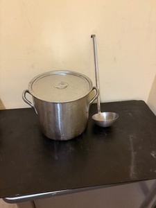 lot -44 image: cooking pot