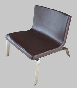 lot 4 image: ML - Blu Dot Brown Leather Stella Lounge Chair with Chrome Legs